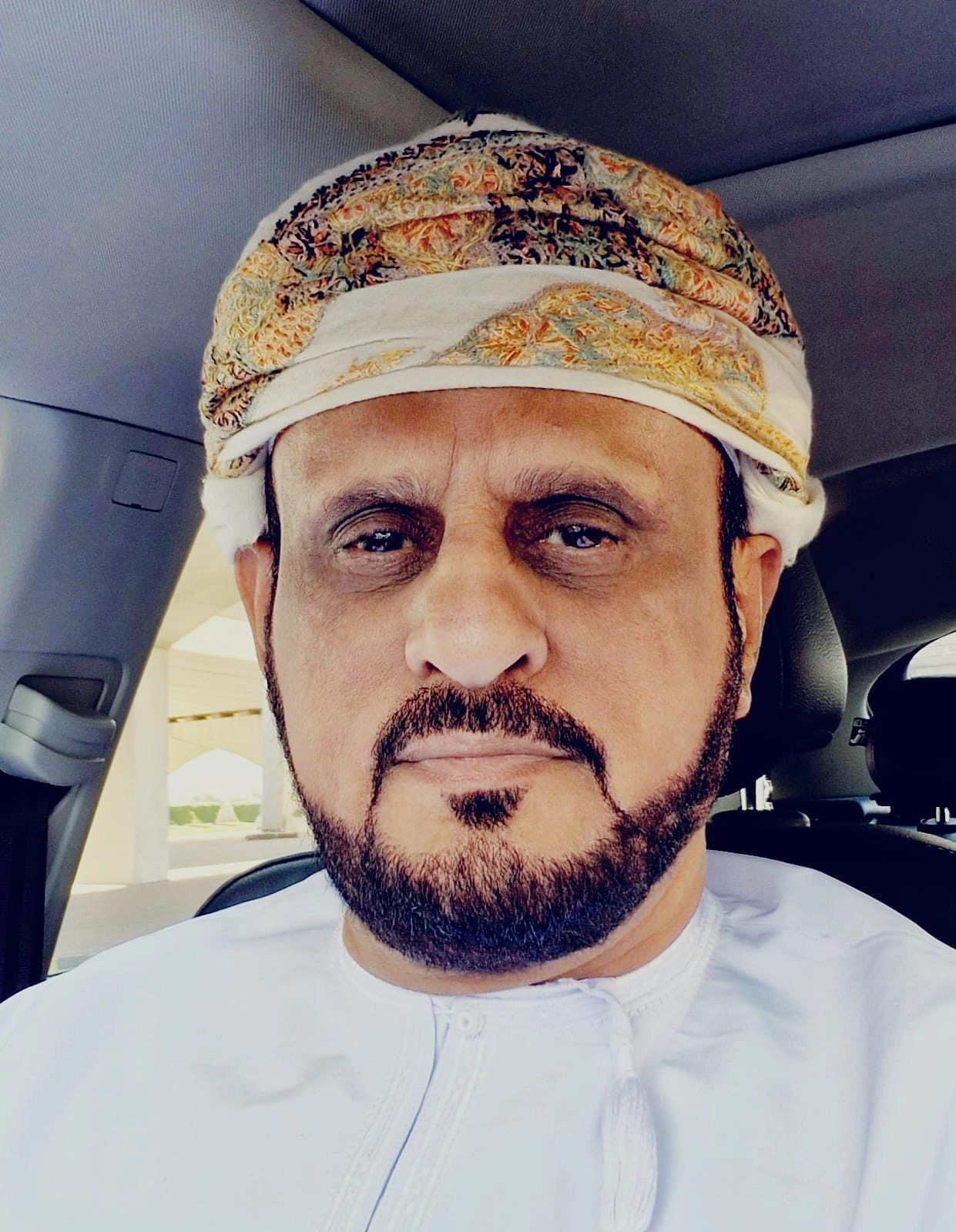 علي بن سهيل المعشني.